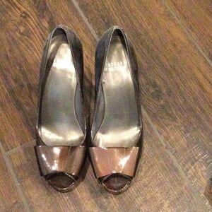 Stuart Weitzman brown shinny peep toe heel